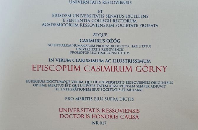 The ceremony of awarding the title of Doctor Honoris Causa to Kazimierz Górny, Bishop Emeritus of Rzeszów