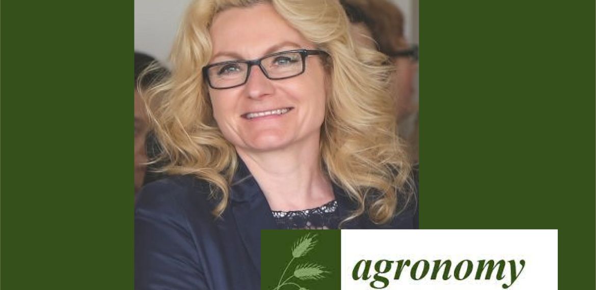 profesor Stanek-Tarkowska i logo czasopisma agronomy